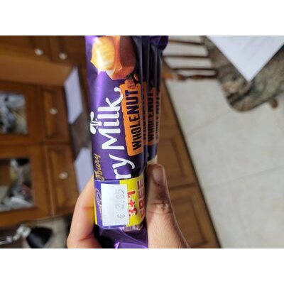[6816] Dairy milk whole nut 200g