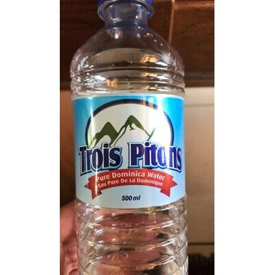 [2749] Trois Pitons Water lg