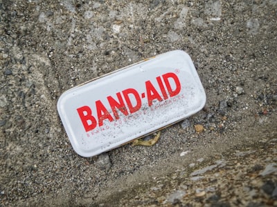 [12820] Band-Aid gauze pads 10's
