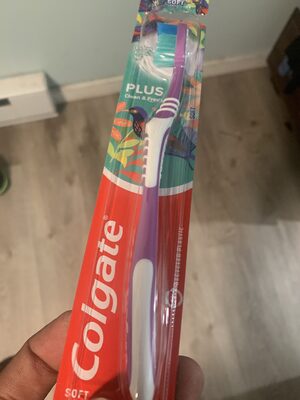 [14517] colgate plus soft tooth brush