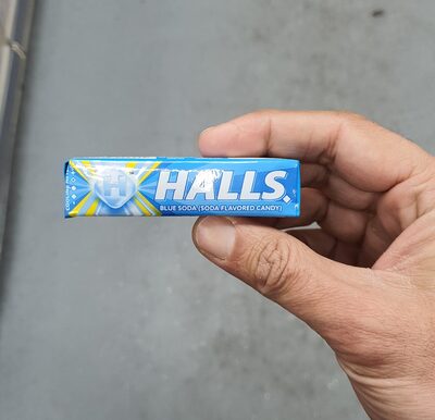 [16223] halls blue soda